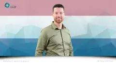 Jeffrey Havelaar in front of a NL Flag